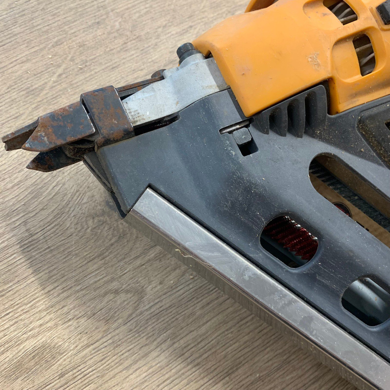 Bostitch GF33PT 7.2V Gas Cordless Framing Nailer 50-90mm 2 Batteries Case - Image 11