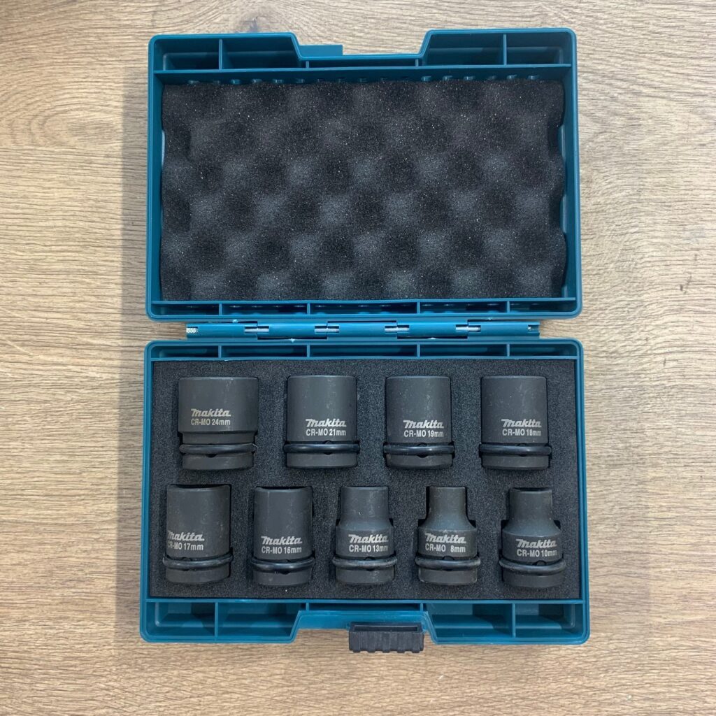 Makita 6905B 1/2" Impact Wrench 110V 12.7mm with 9pc Socket Set