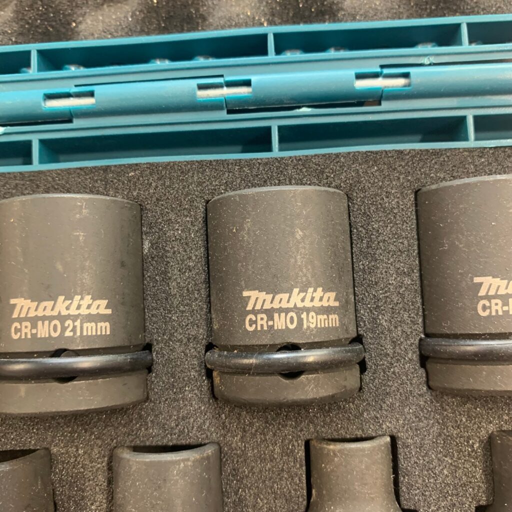 Makita 6905B 1/2" Impact Wrench 110V 12.7mm with 9pc Socket Set