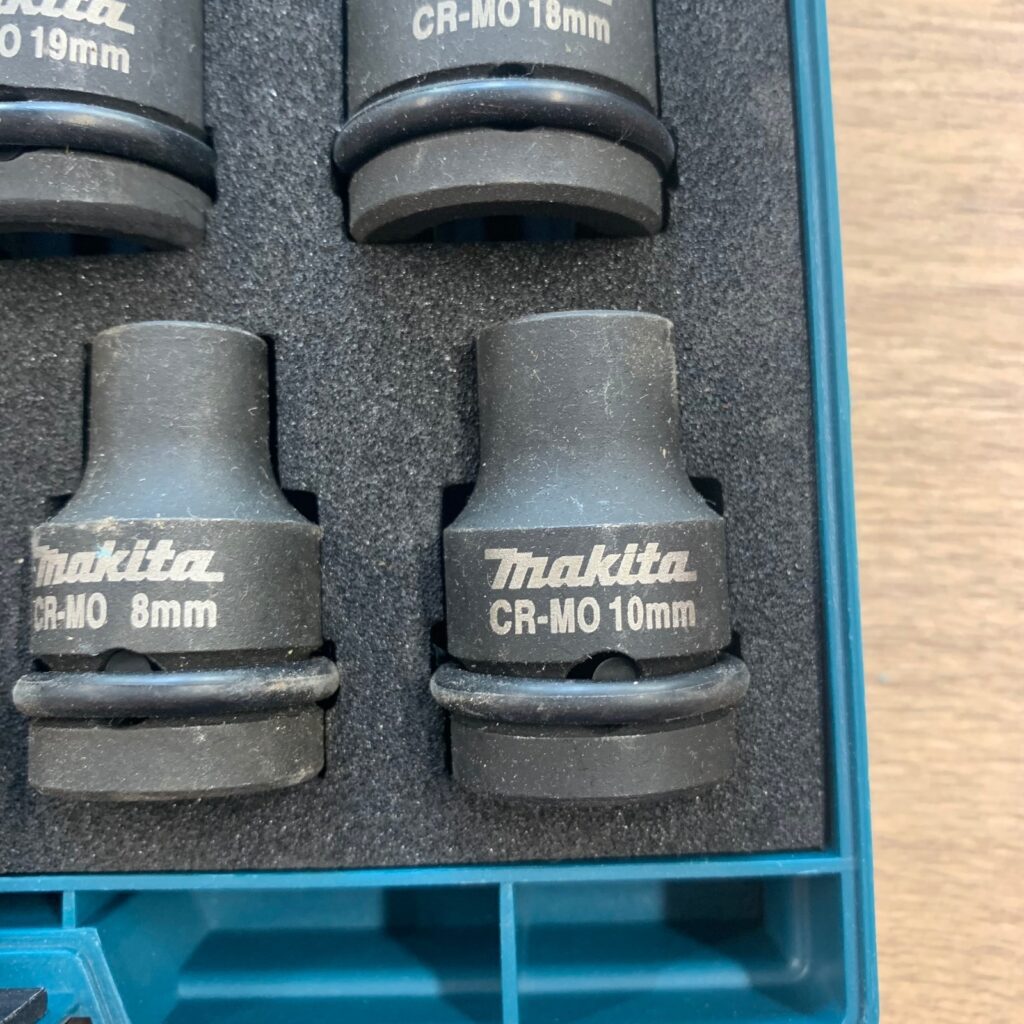 Makita 6905B 1/2" Impact Wrench 110V 12.7mm with 9pc Socket Set
