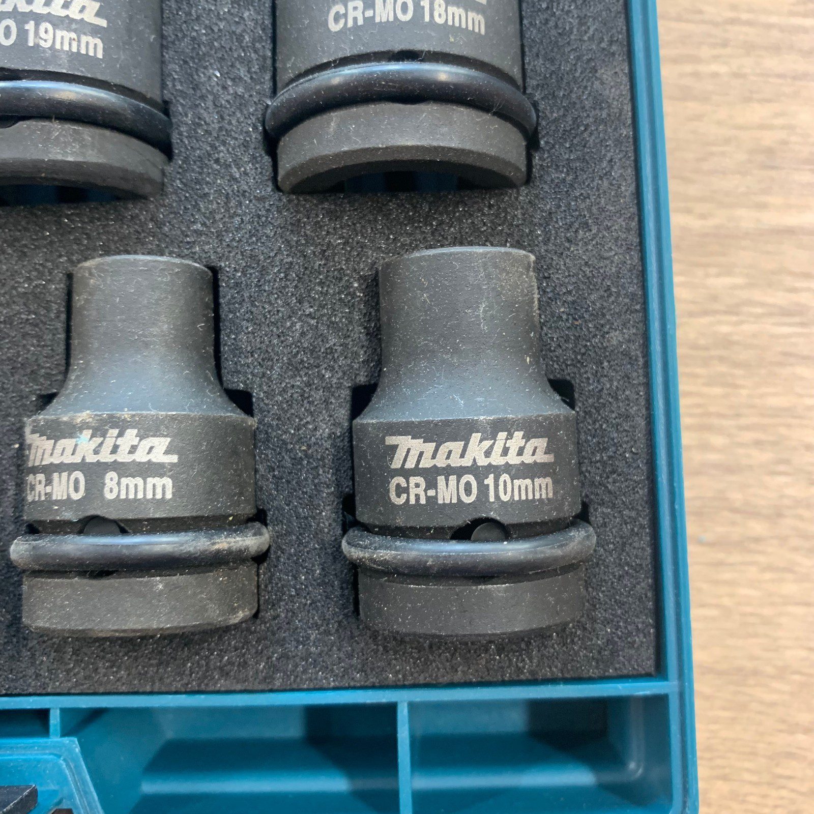 Makita 6905B 1/2" Impact Wrench 110V 12.7mm with 9pc Socket Set - Image 17