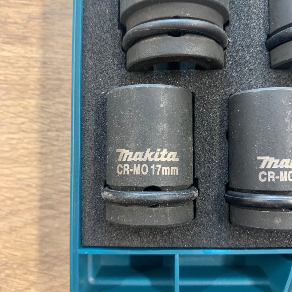 Makita 6905B 1/2" Impact Wrench 110V 12.7mm with 9pc Socket Set
