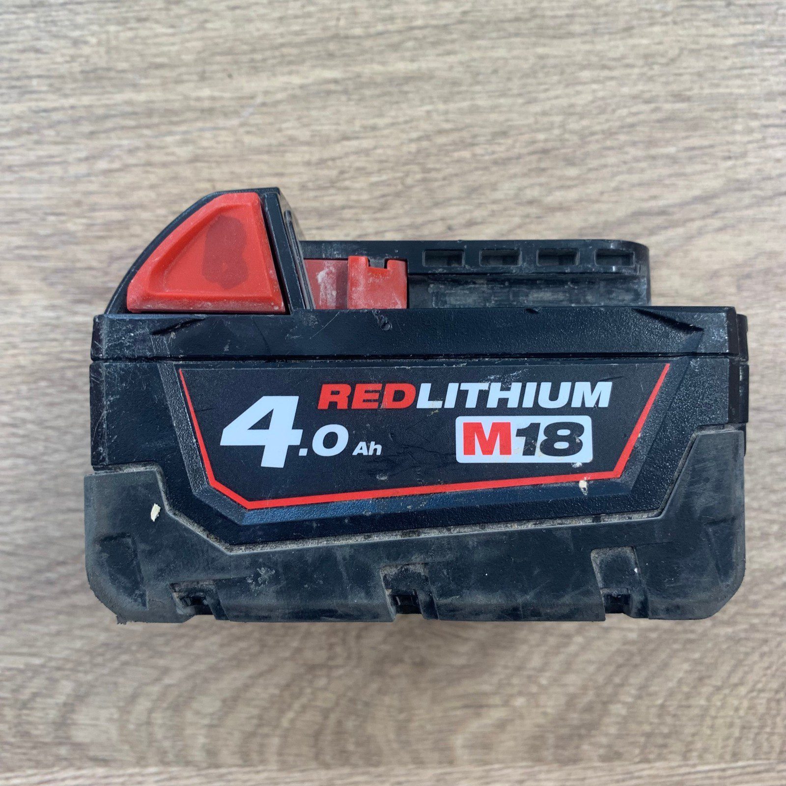 Milwaukee M18B4 4.0 Ah REDLITHIUM Battery Pack - Good Used - Image 3
