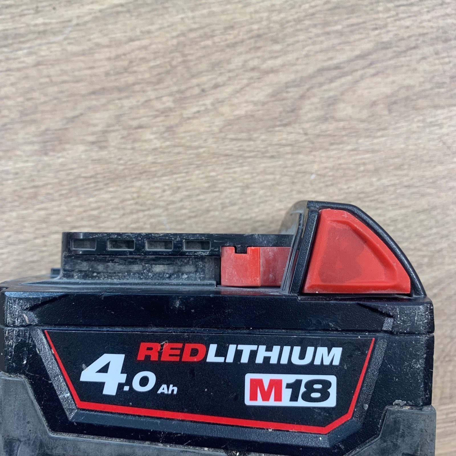 Milwaukee M18B4 4.0 Ah REDLITHIUM Battery Pack - Good Used - Image 6
