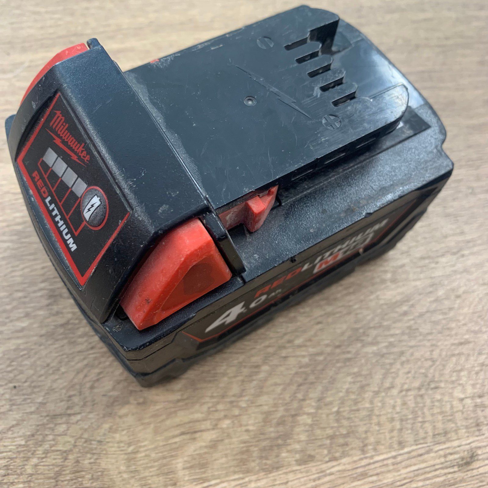 Milwaukee M18B4 4.0 Ah REDLITHIUM Battery Pack - Good Used - Image 10