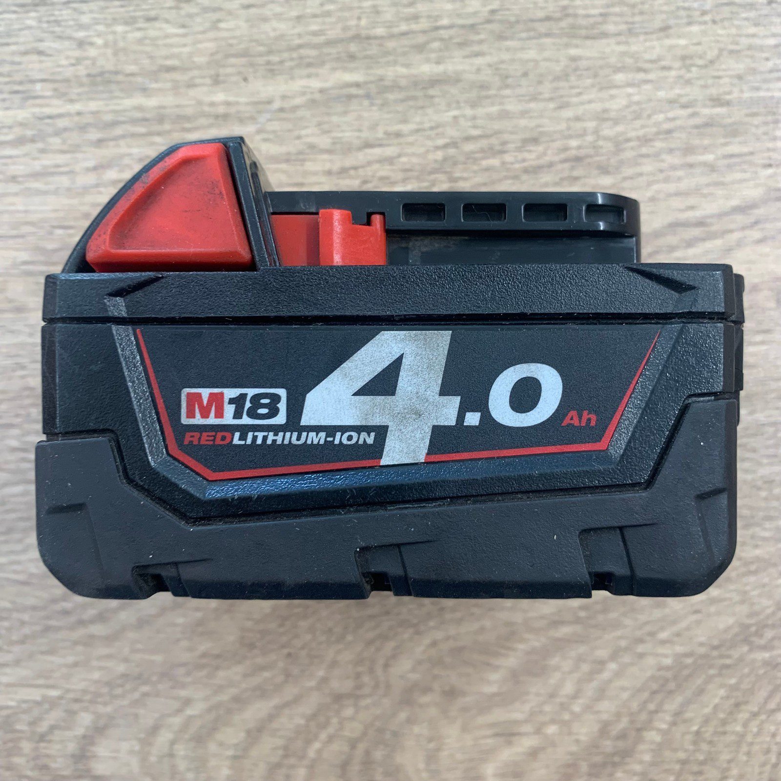 Milwaukee M18B4 18V 4.0Ah RedLithium-Ion Battery Pack Very Good Used - Image 2