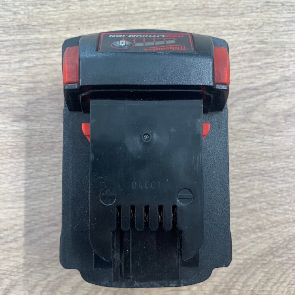 Milwaukee M18B4 18V 4.0Ah RedLithium-Ion Battery Pack Very Good Used