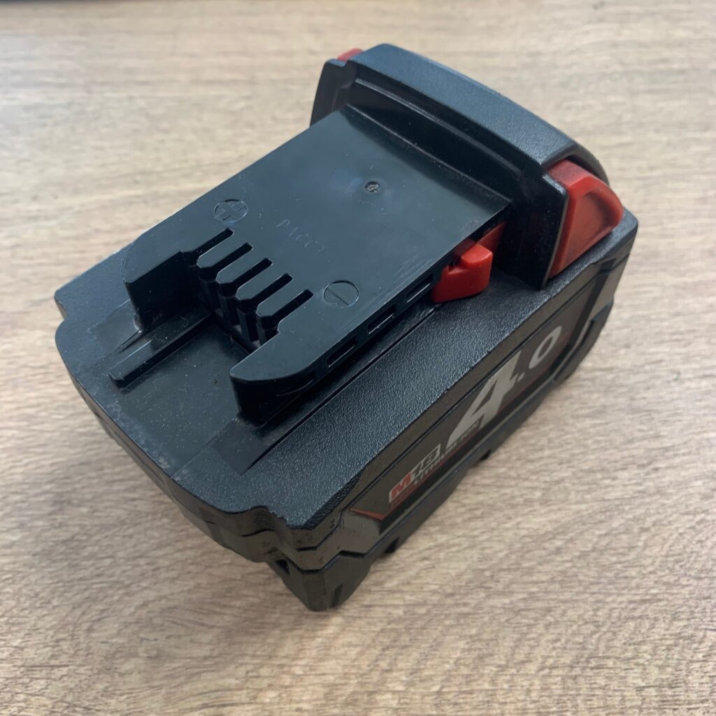 Milwaukee M18B4 18V 4.0Ah RedLithium-Ion Battery Pack Very Good Used