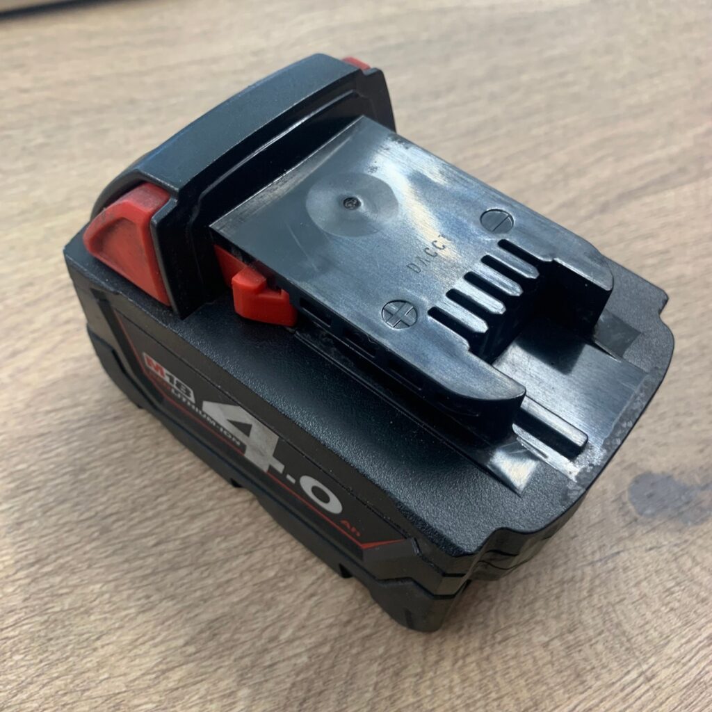 Milwaukee M18B4 18V 4.0Ah RedLithium-Ion Battery Pack Very Good Used