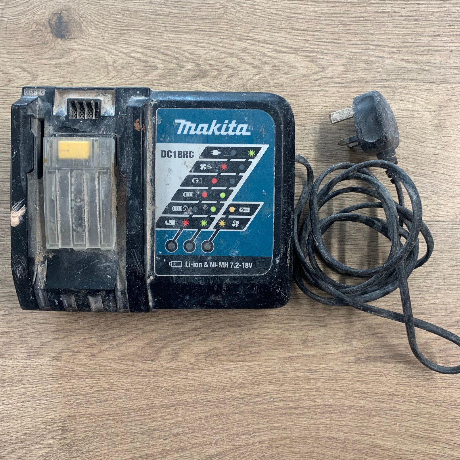 Makita DC18RC 7.2V-18V Li-ion Ni-MH Battery Charger Used - Image 1