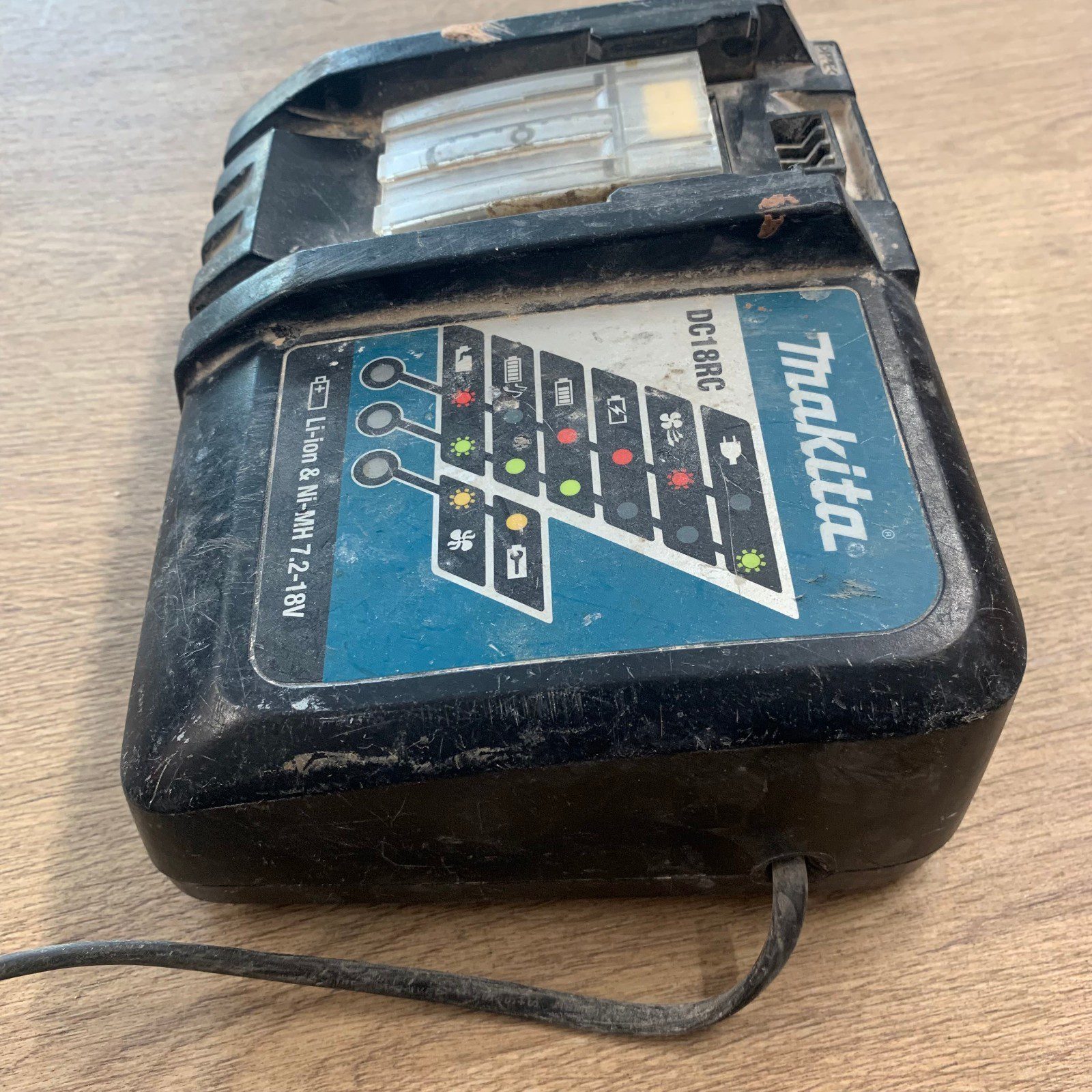 Makita DC18RC 7.2V-18V Li-ion Ni-MH Battery Charger Used - Image 8