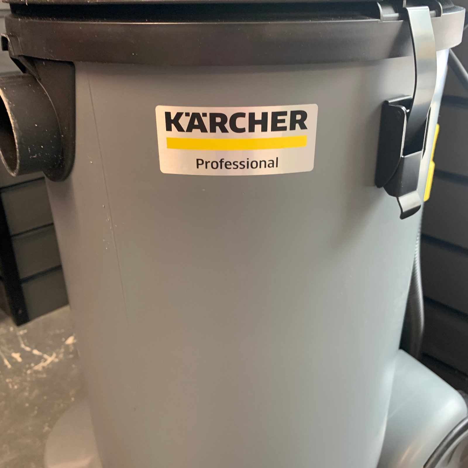 Karcher NT 48/1 110V Wet & Dry Vacuum Cleaner 1050W Accessories Used - Image 3