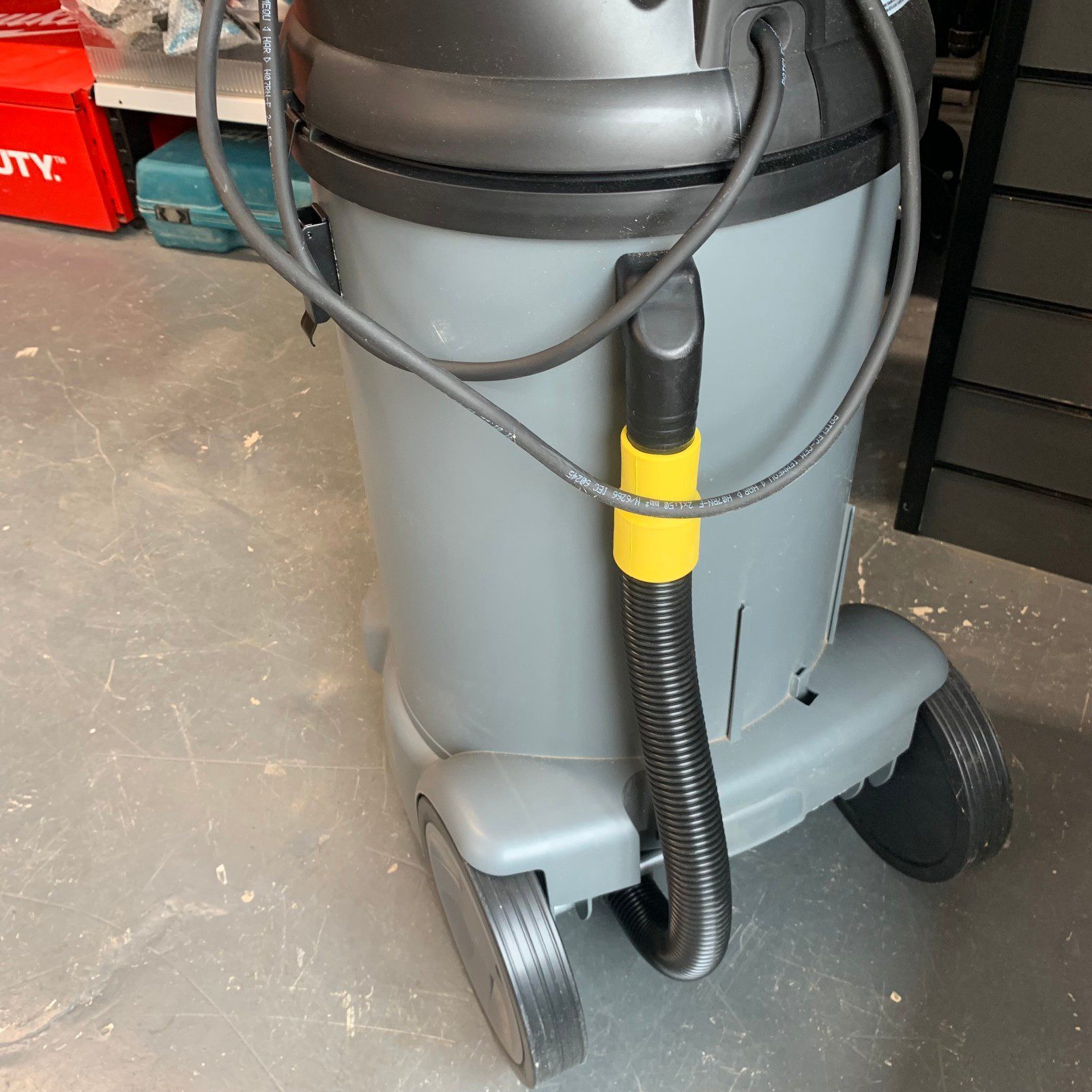 Karcher NT 48/1 110V Wet & Dry Vacuum Cleaner 1050W Accessories Used - Image 5