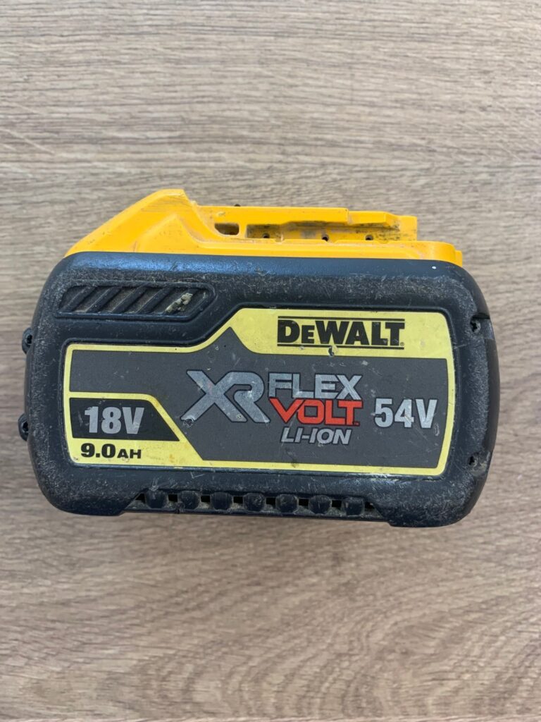 DeWalt DCB547 18V/54V XR FlexVolt 9.0Ah Li-Ion Battery Pack Used