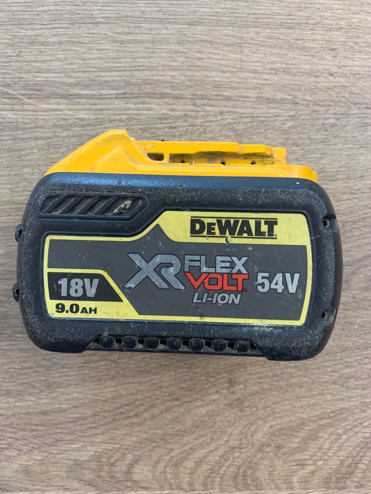DeWalt DCB547 18V/54V XR FlexVolt 9.0Ah Li-Ion Battery Pack Used - Image 1