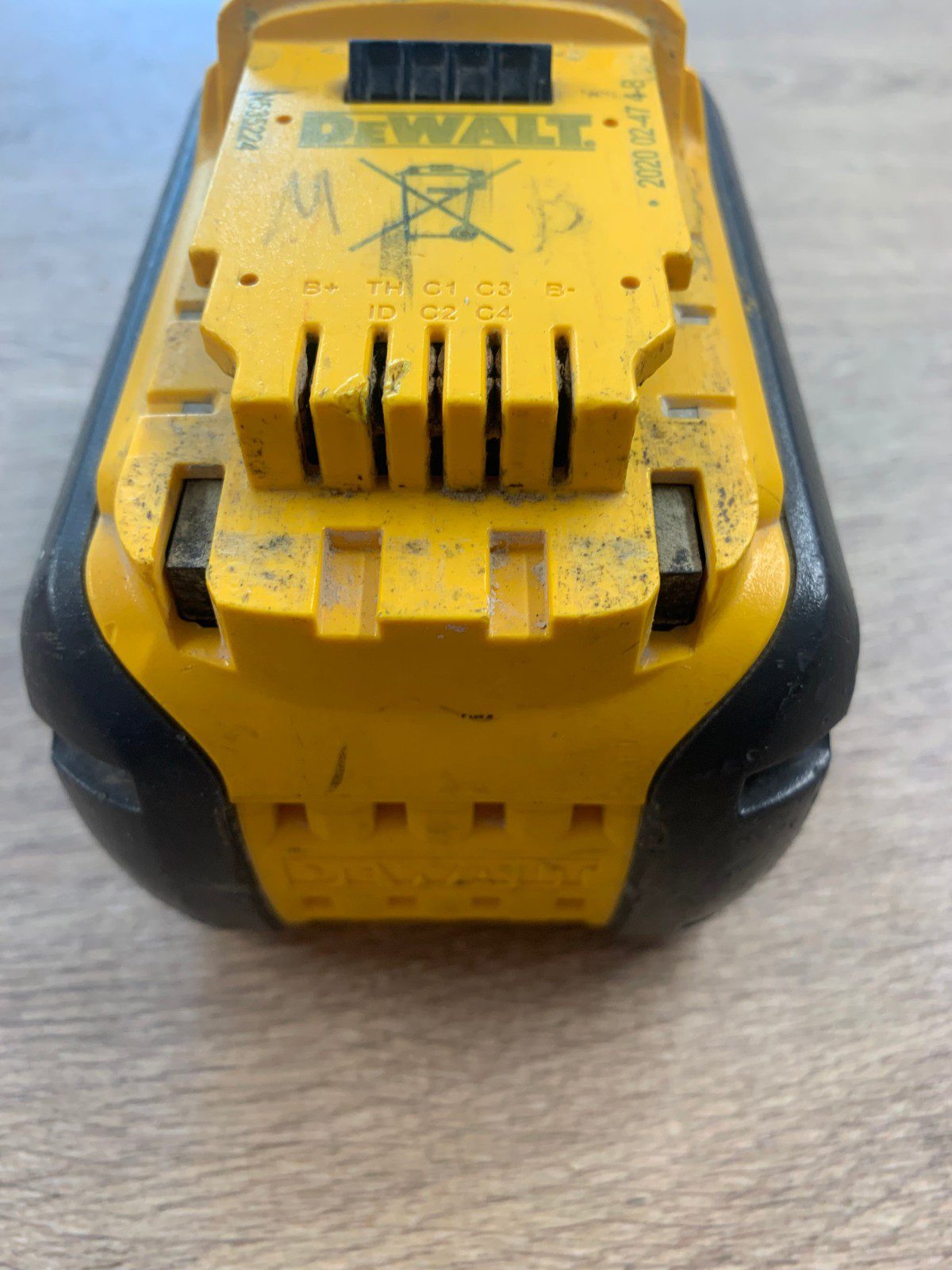 DeWalt DCB547 18V/54V XR FlexVolt 9.0Ah Li-Ion Battery Pack Used - Image 5