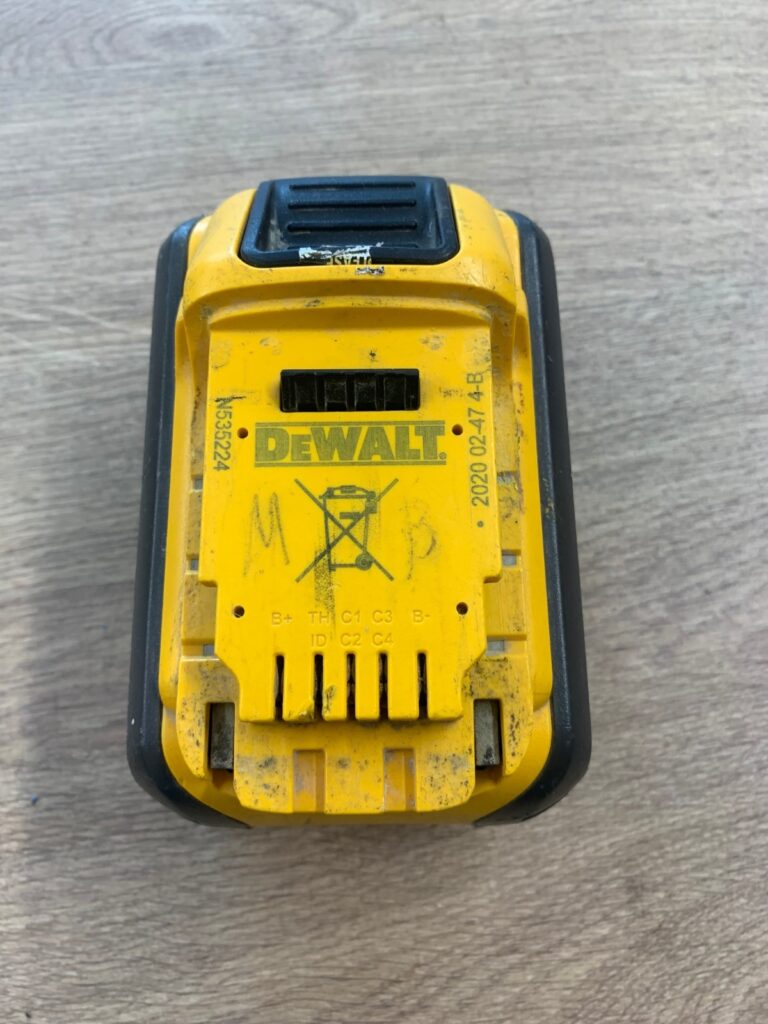 DeWalt DCB547 18V/54V XR FlexVolt 9.0Ah Li-Ion Battery Pack Used