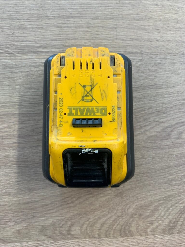 DeWalt DCB547 18V/54V XR FlexVolt 9.0Ah Li-Ion Battery Pack Used