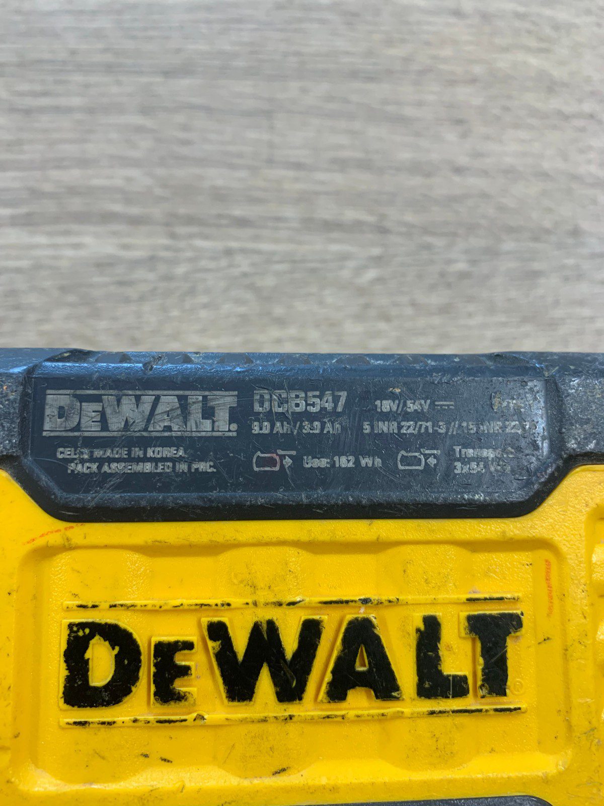DeWalt DCB547 18V/54V XR FlexVolt 9.0Ah Li-Ion Battery Pack Used - Image 8