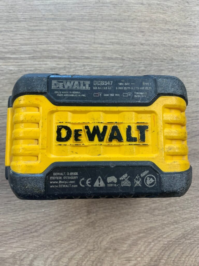 DeWalt DCB547 18V/54V XR FlexVolt 9.0Ah Li-Ion Battery Pack Used