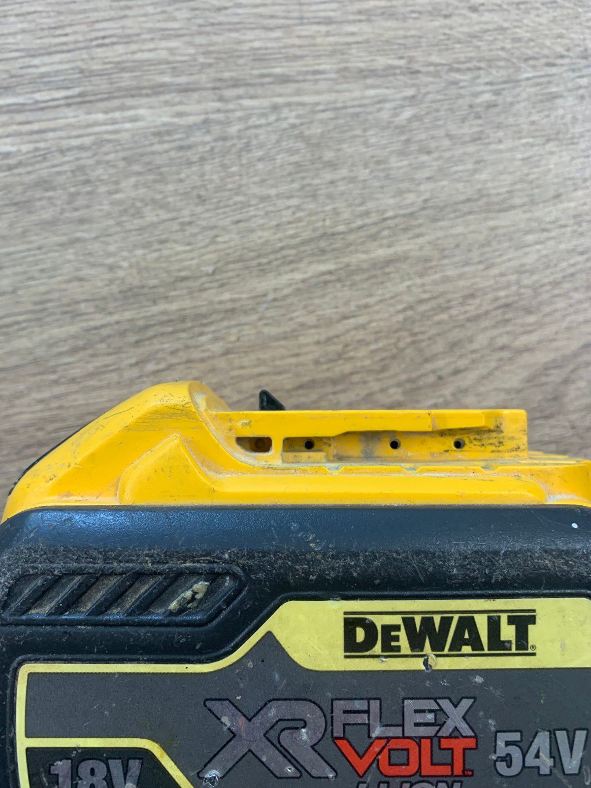 DeWalt DCB547 18V/54V XR FlexVolt 9.0Ah Li-Ion Battery Pack Used - Image 12