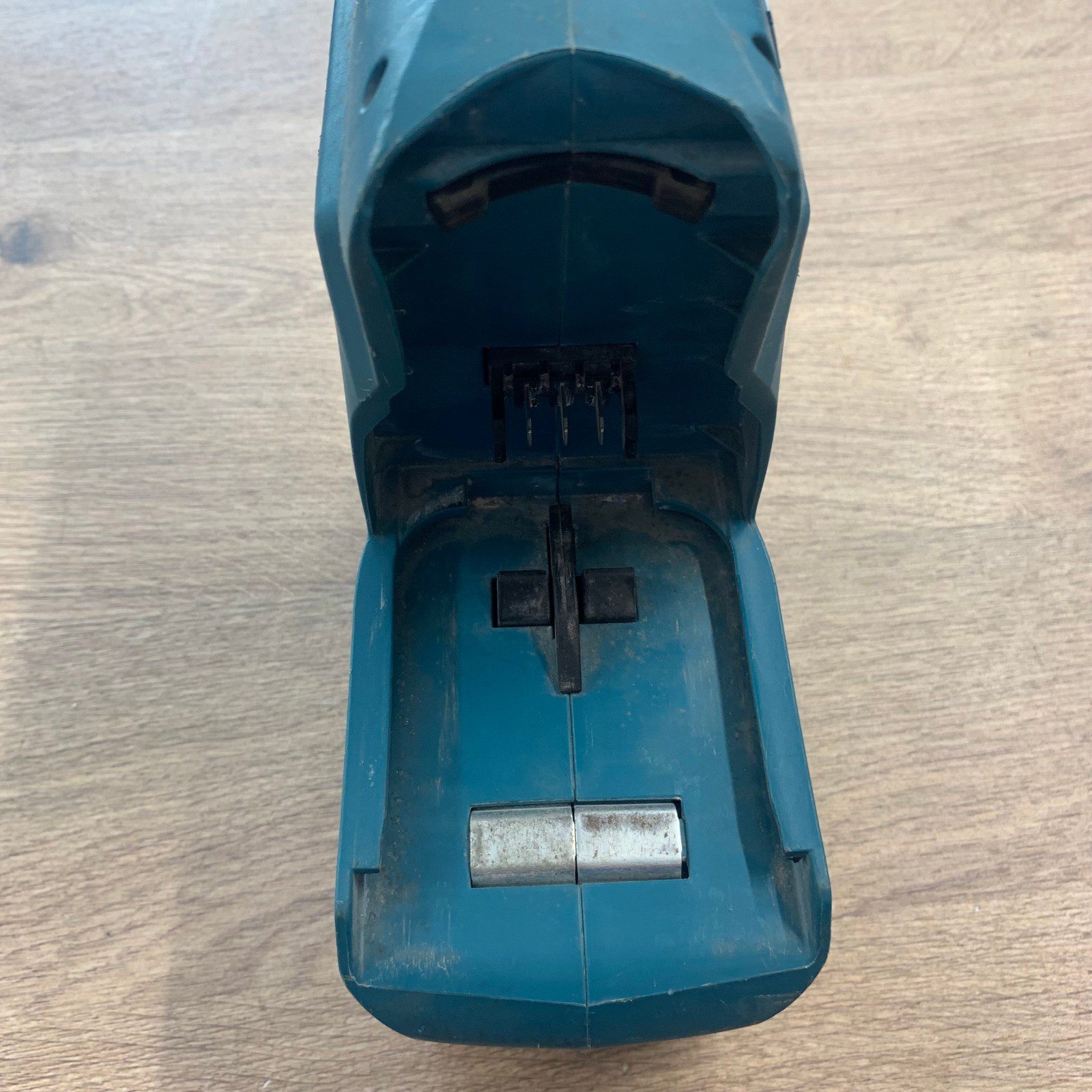Makita DX01 18V HEPA Dust Extractor Attachment For SDS Plus Drill Used - Image 7