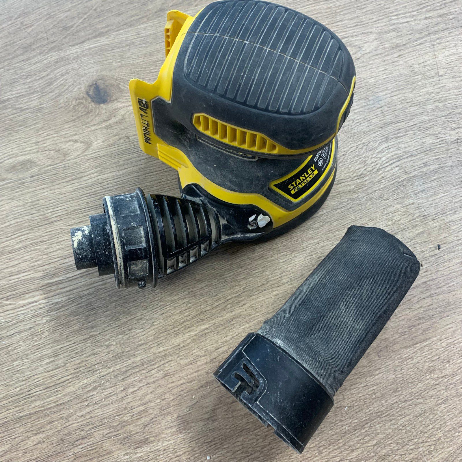 Stanley FatMax FMCW220 18V Cordless Random Orbital Sander Body Only - Image 1