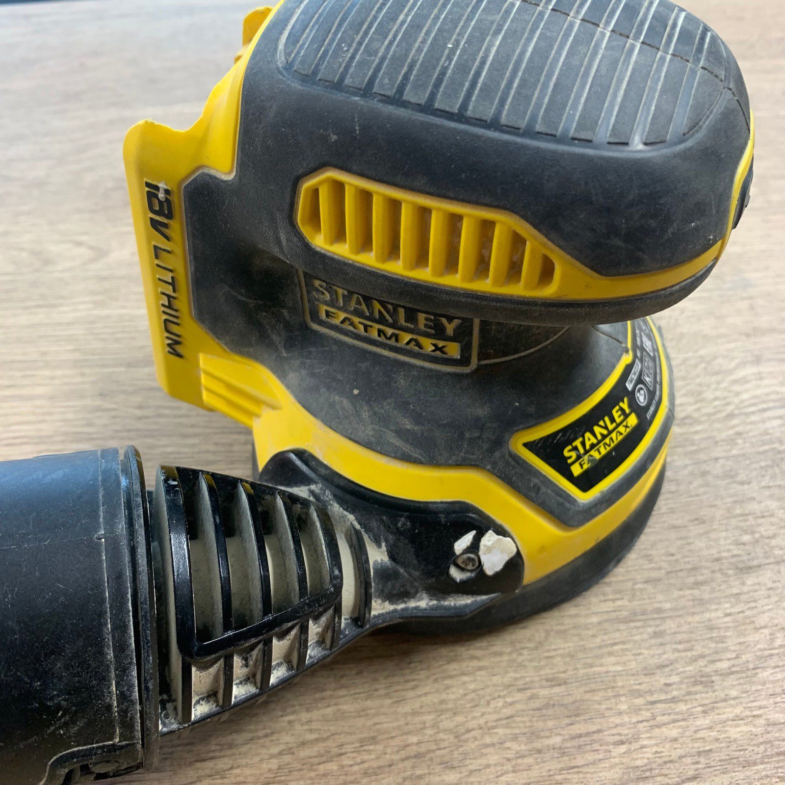 Stanley FatMax FMCW220 18V Cordless Random Orbital Sander Body Only - Image 2
