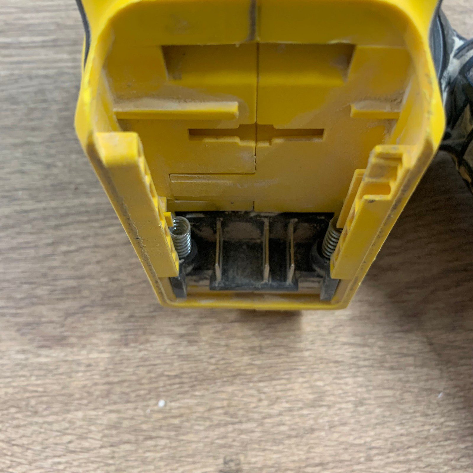 Stanley FatMax FMCW220 18V Cordless Random Orbital Sander Body Only - Image 6