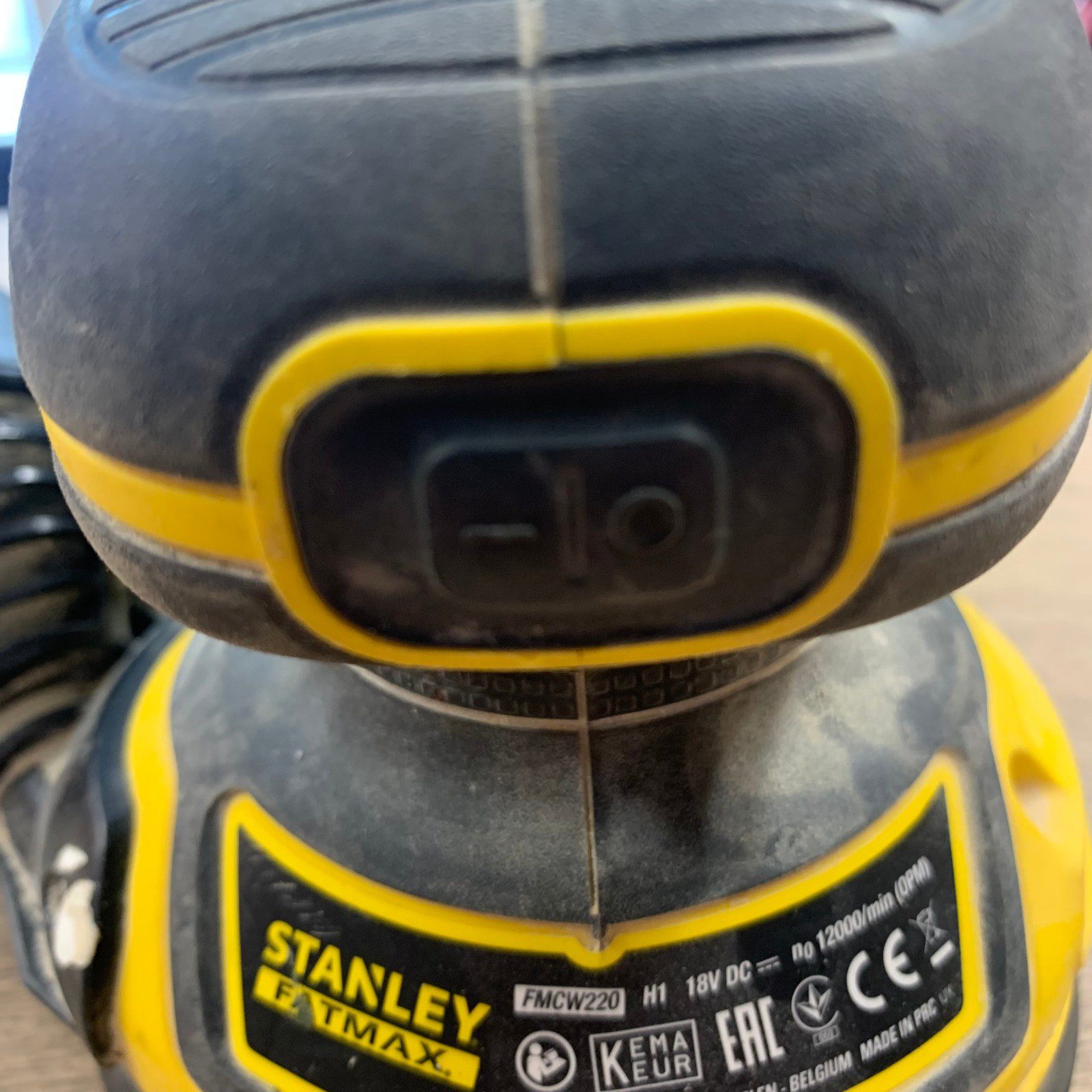 Stanley FatMax FMCW220 18V Cordless Random Orbital Sander Body Only - Image 7