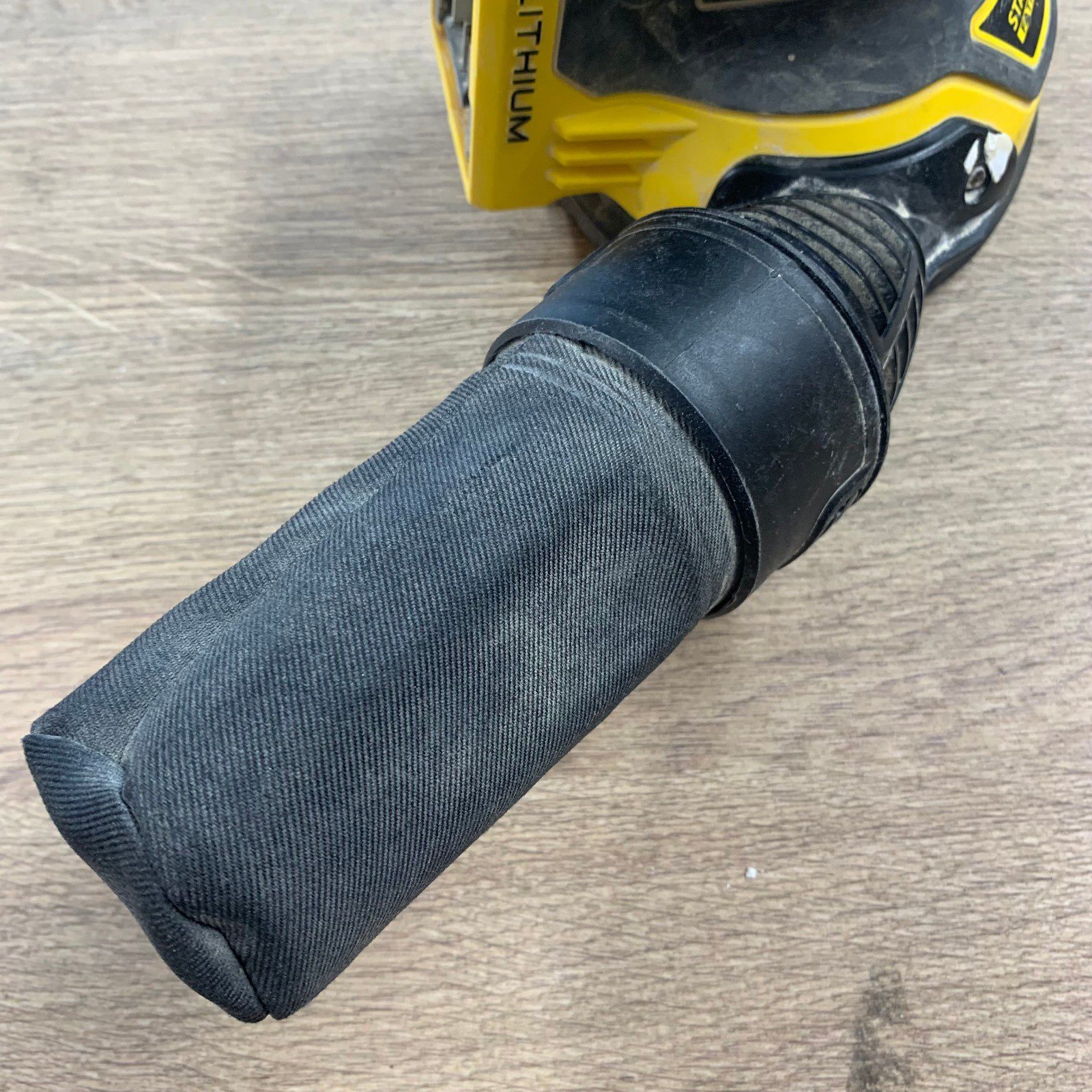 Stanley FatMax FMCW220 18V Cordless Random Orbital Sander Body Only - Image 8