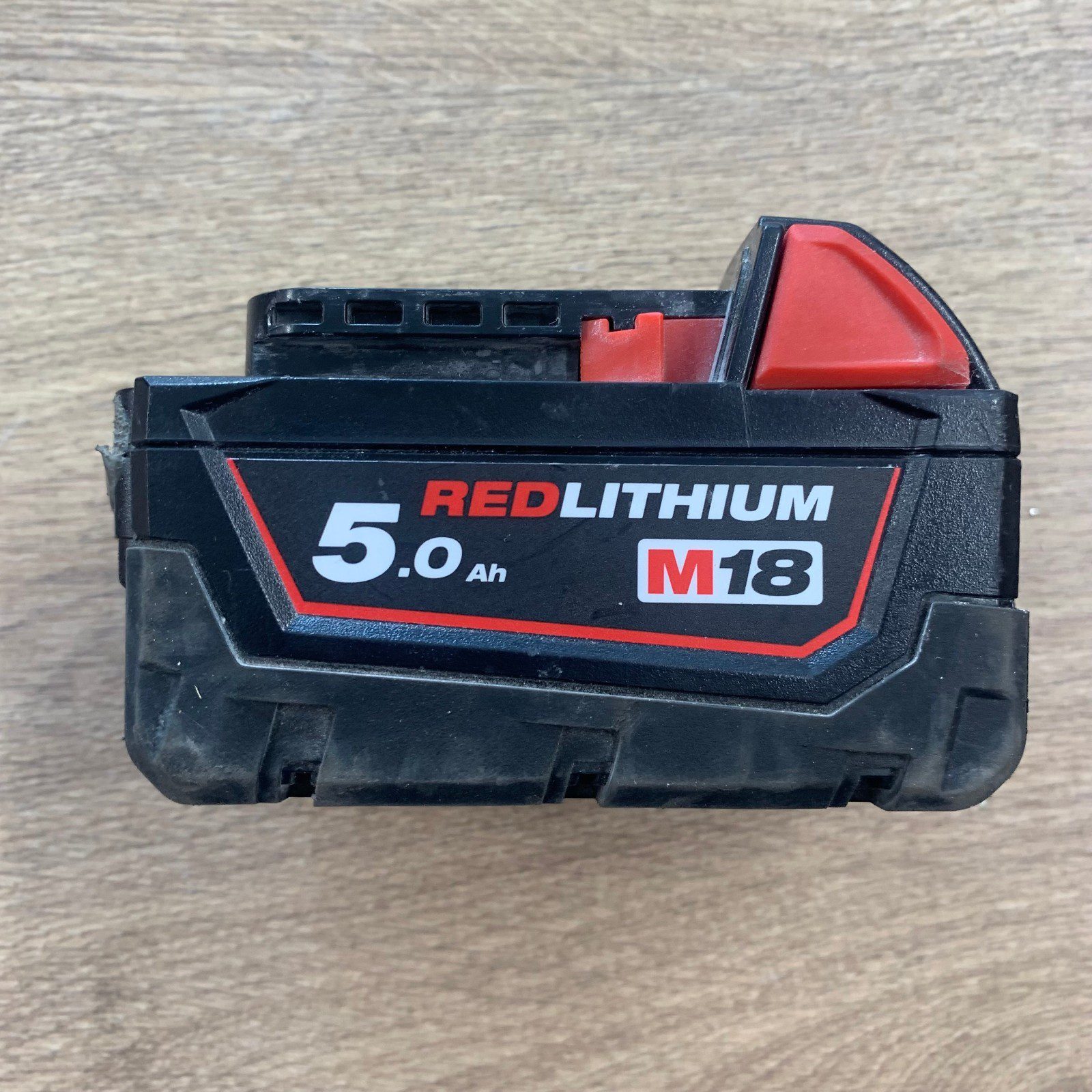 Milwaukee M18B5 18V 5.0Ah RedLithium Battery Genuine Used - Image 3