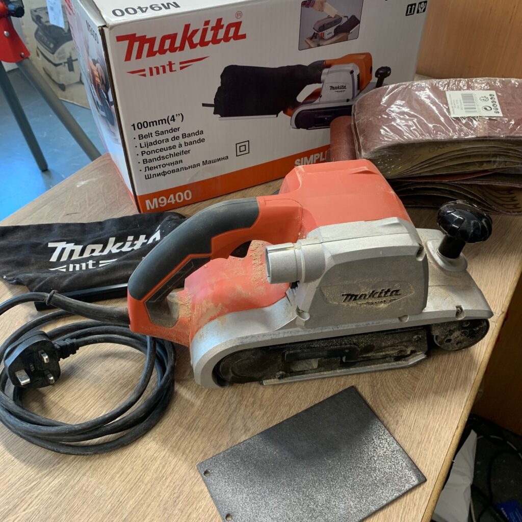 Makita M9400 100mm 230-240V Belt Sander 940W Box Used
