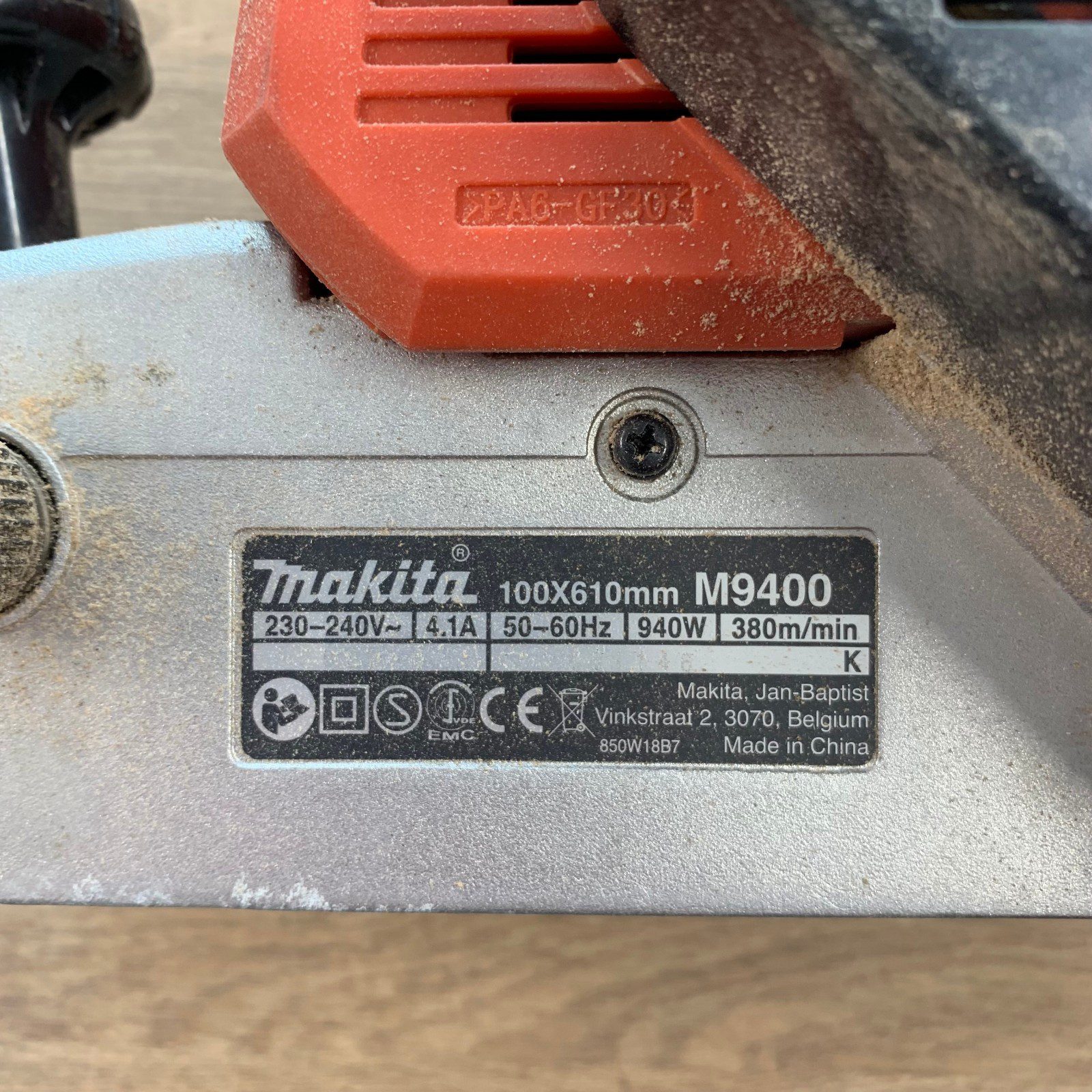 Makita M9400 100mm 230-240V Belt Sander 940W Box Used - Image 4