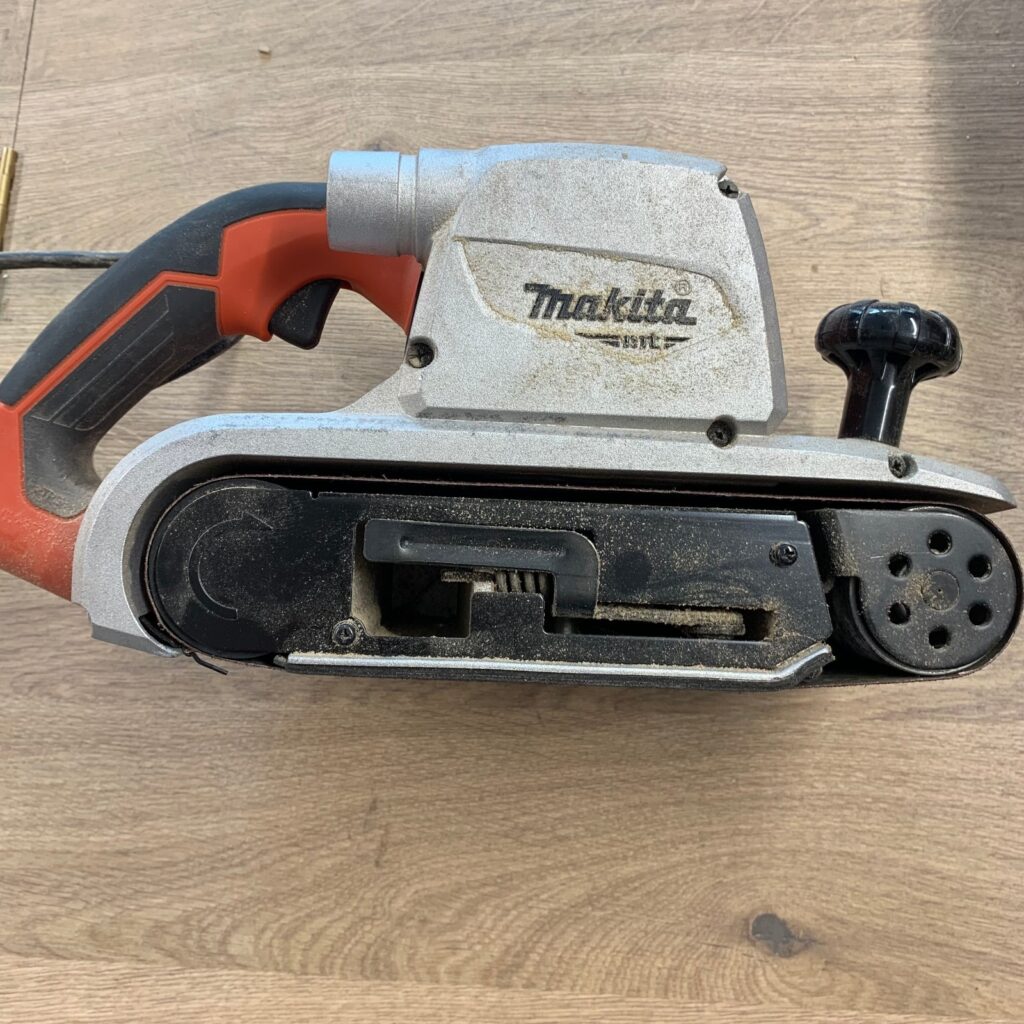 Makita M9400 100mm 230-240V Belt Sander 940W Box Used