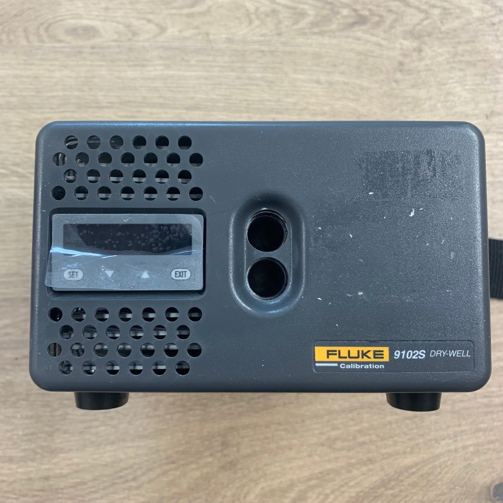 Fluke 9102S Dry-Well Temperature Calibrator 100-240V Used - Image 1