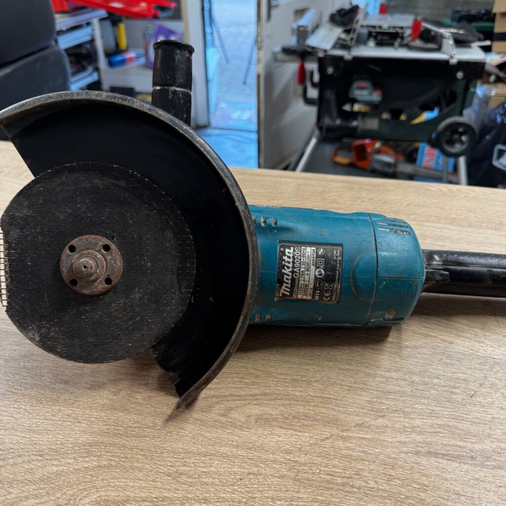 Makita GA9020S 110V 230mm 2000W Angle Grinder Side Handle Used