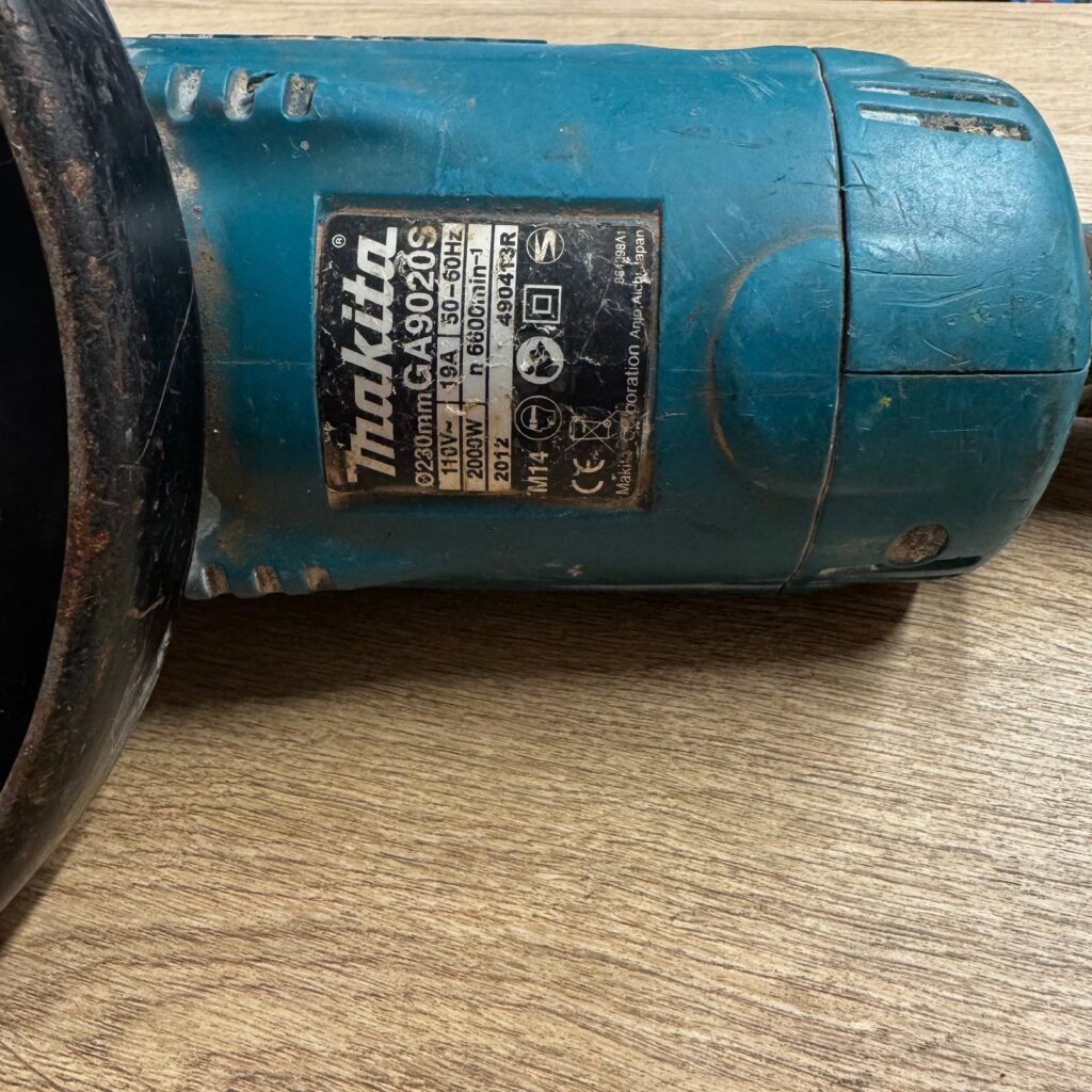 Makita GA9020S 110V 230mm 2000W Angle Grinder Side Handle Used