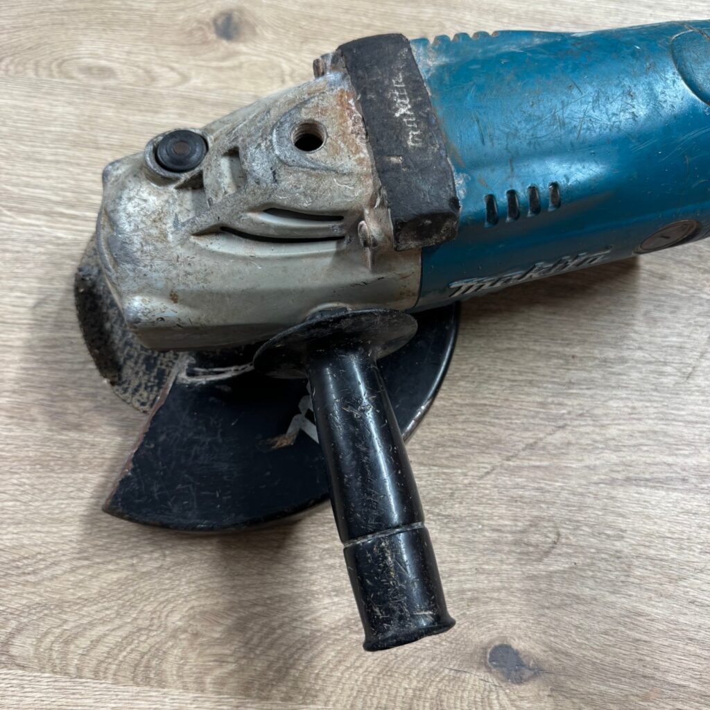 Makita GA9020S 110V 230mm 2000W Angle Grinder Side Handle Used