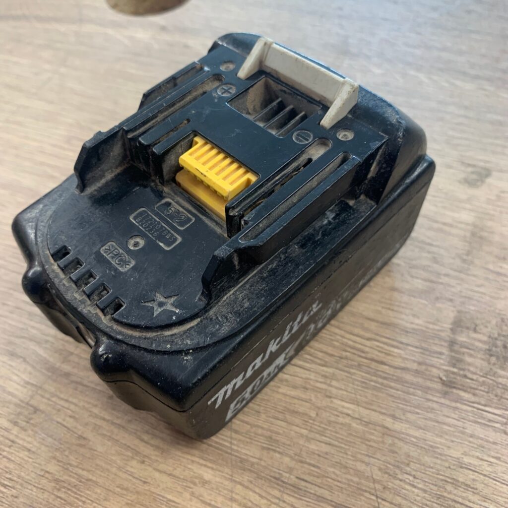 Makita BL1850B 18V 5.0Ah 90Wh Li-Ion Battery Pack Good Used
