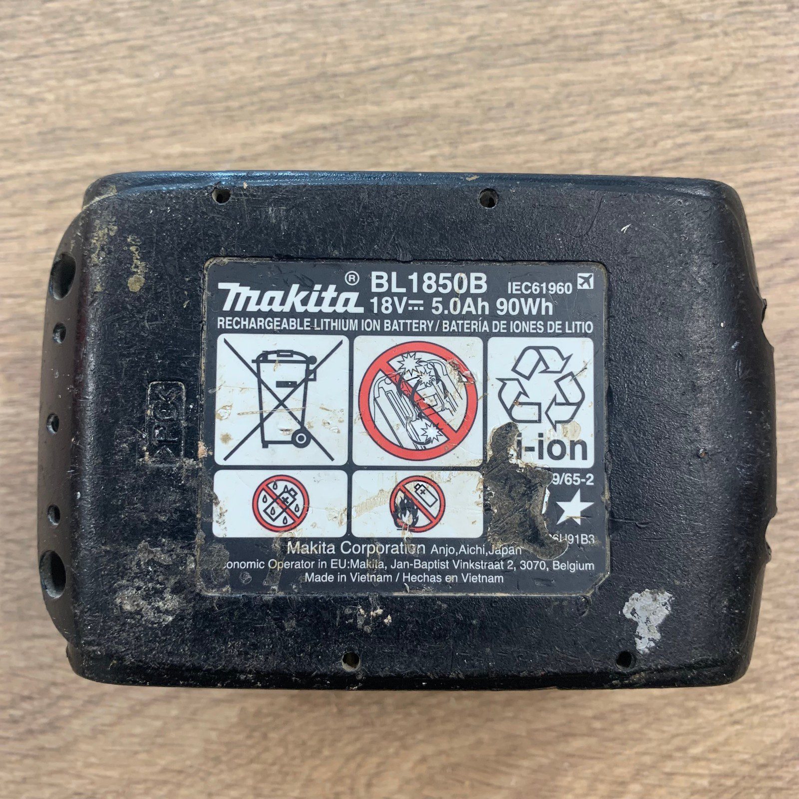 Makita BL1850B 18V 5.0Ah 90Wh Li-Ion Battery Pack Used - Image 7