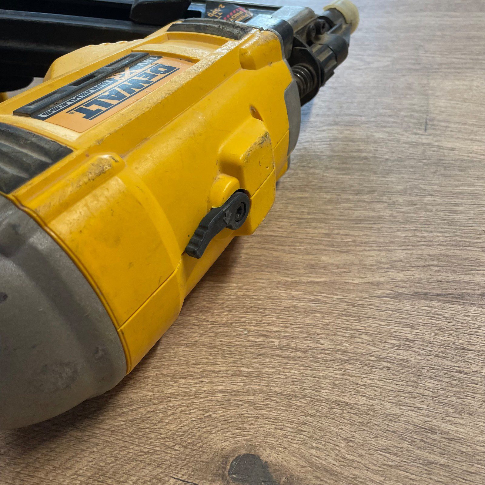 DeWalt DCN692 18V XR Brushless 2-Speed Framing Nailer Nail Gun Body Only - Image 3
