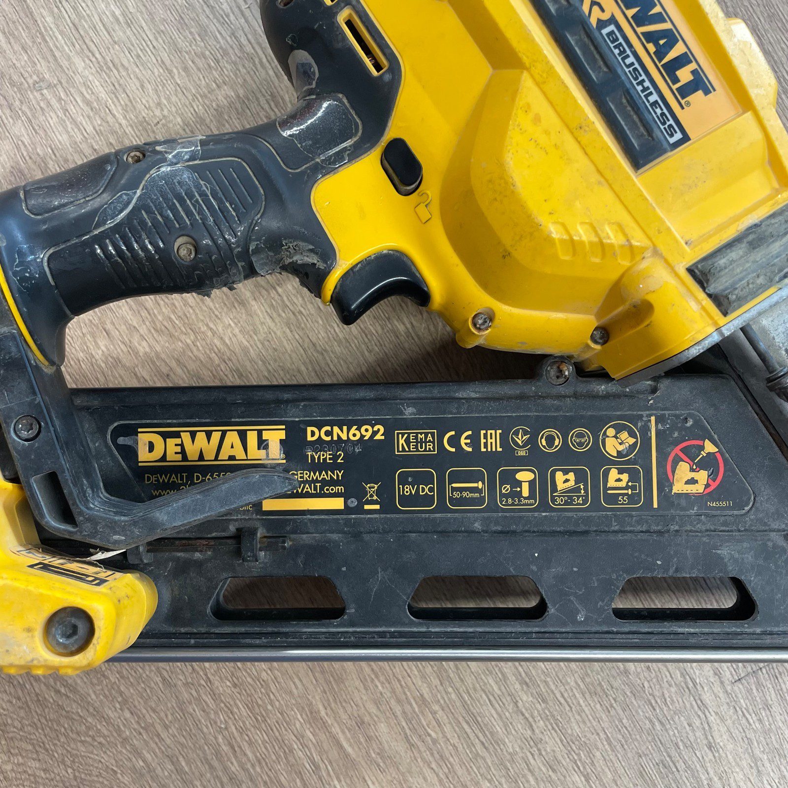 DeWalt DCN692 18V XR Brushless 2-Speed Framing Nailer Nail Gun Body Only - Image 5