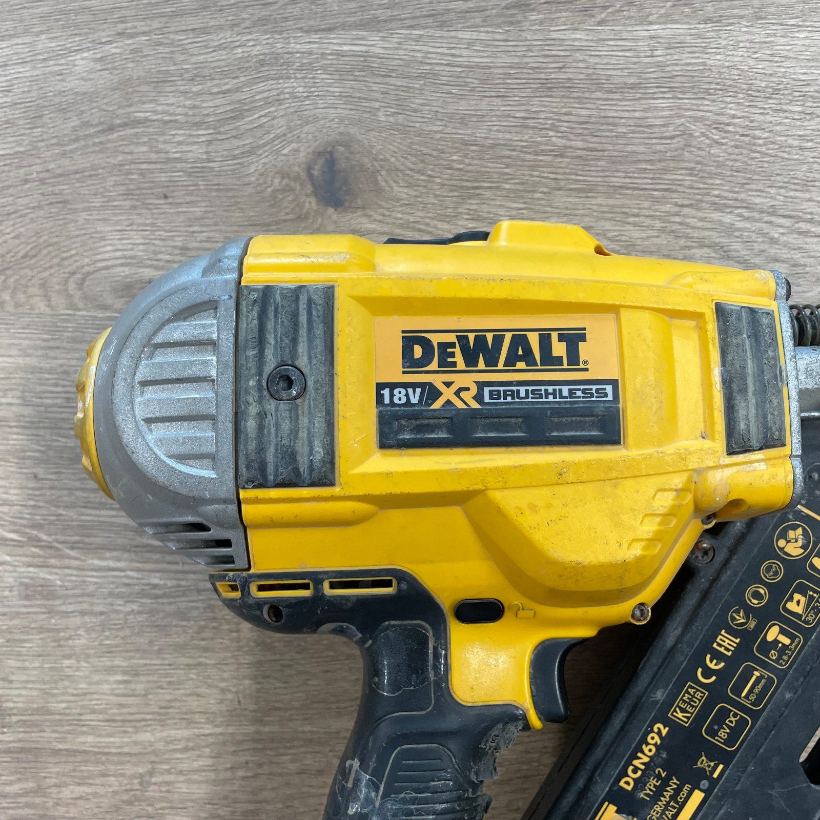 DeWalt DCN692 18V XR Brushless 2-Speed Framing Nailer Nail Gun Body Only - Image 6
