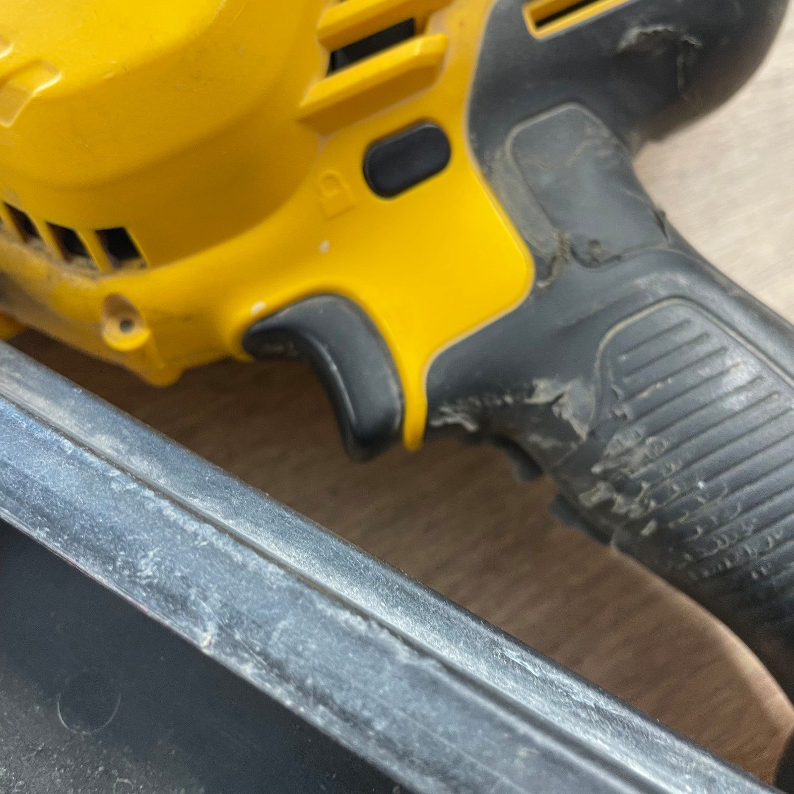 DeWalt DCN692 18V XR Brushless 2-Speed Framing Nailer Nail Gun Body Only - Image 10