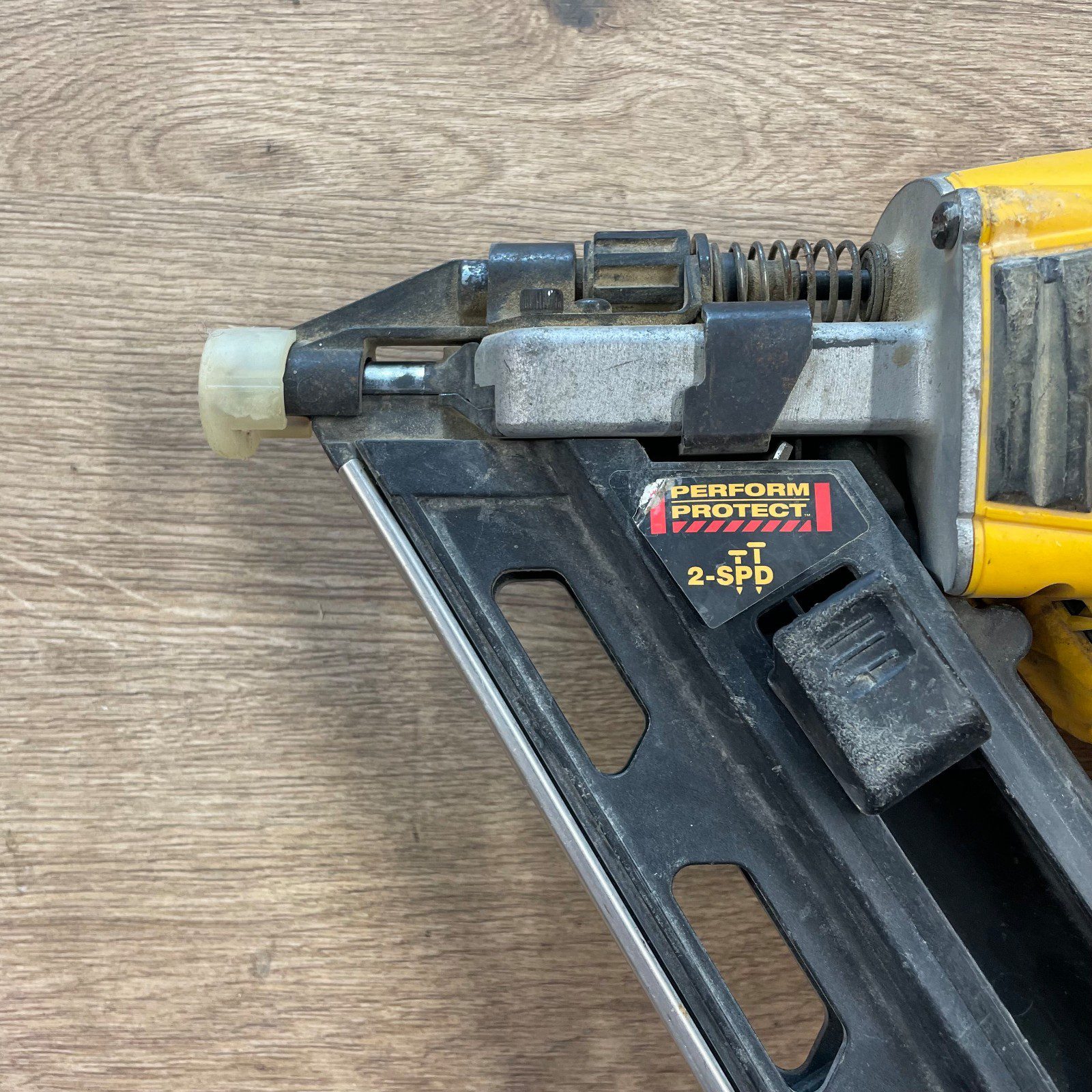 DeWalt DCN692 18V XR Brushless 2-Speed Framing Nailer Nail Gun Body Only - Image 15