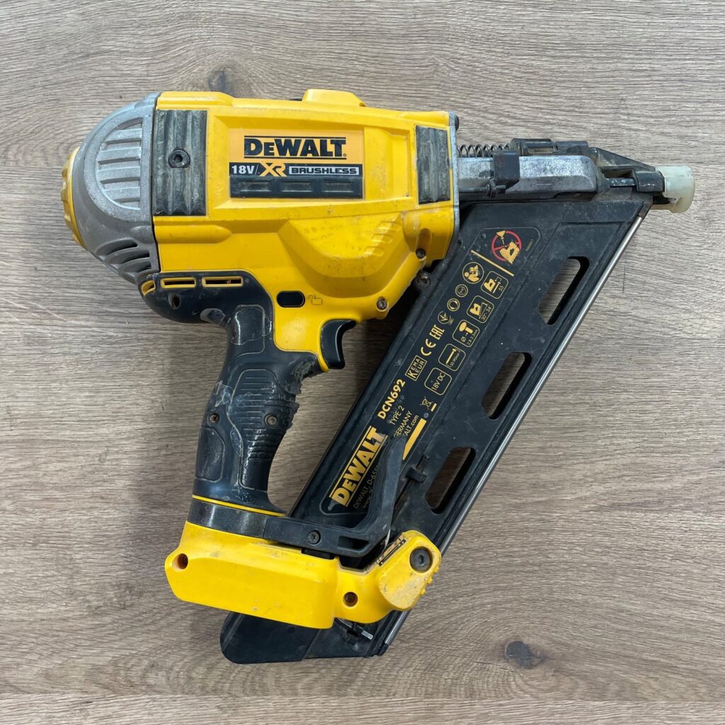 DeWalt DCN692 18V XR Brushless 2-Speed Framing Nailer Nail Gun Body Only