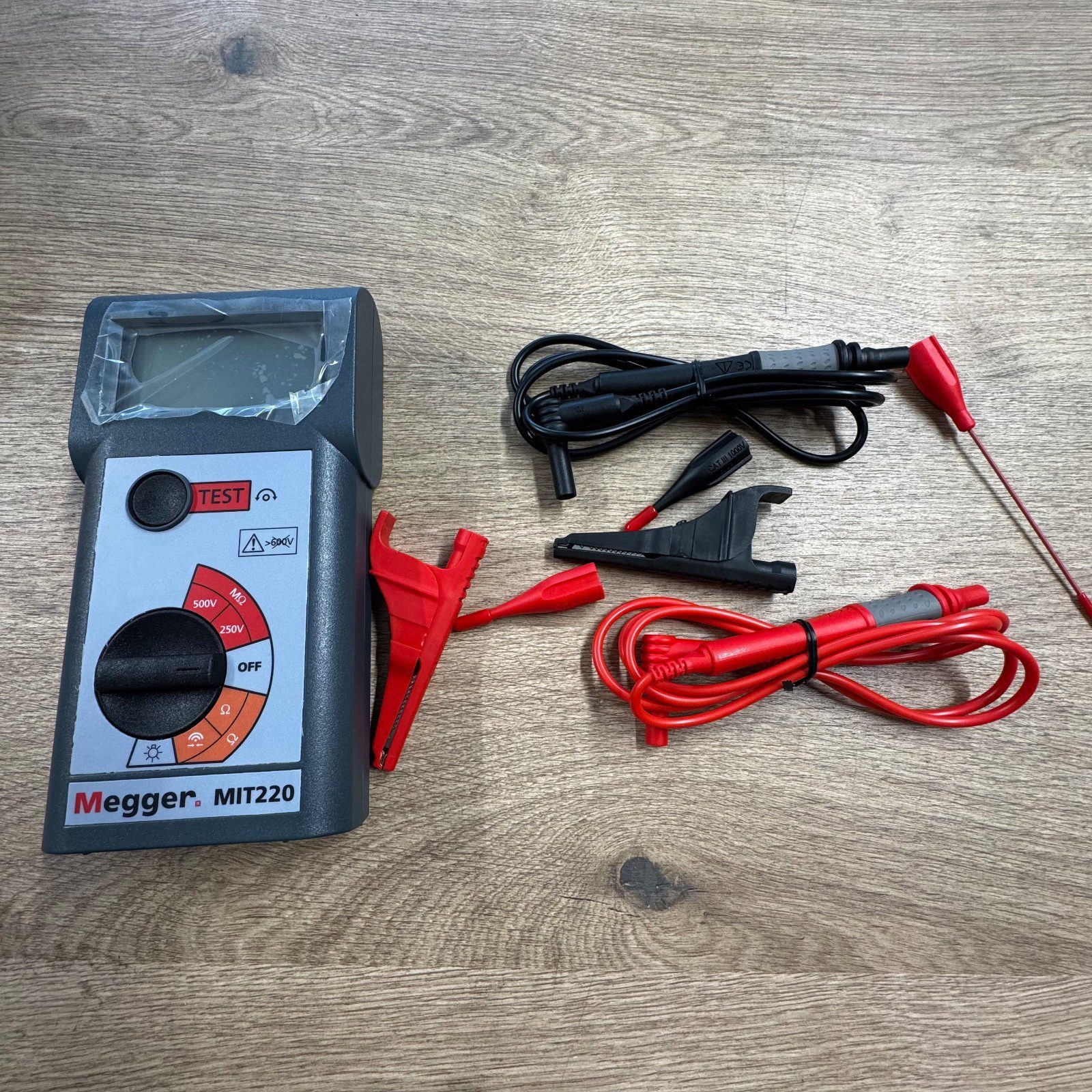 Megger MIT220 250V 500V Insulation Continuity Tester Leads Case - Image 2