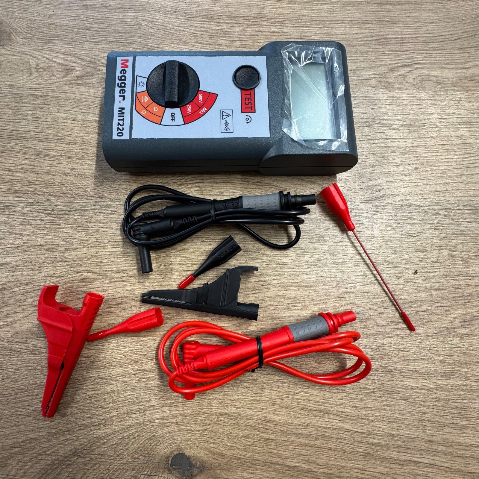 Megger MIT220 250V 500V Insulation Continuity Tester Leads Case - Image 3