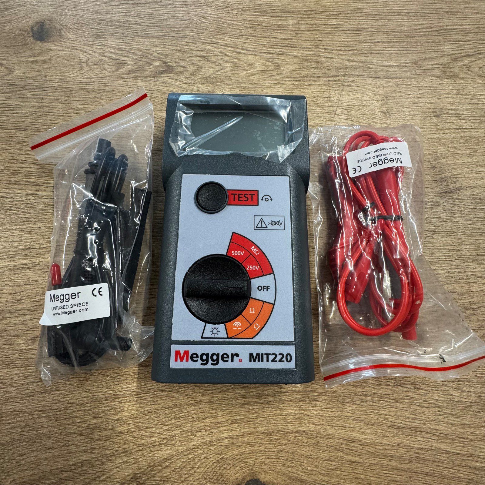 Megger MIT220 250V 500V Insulation Continuity Tester Leads Case - Image 5